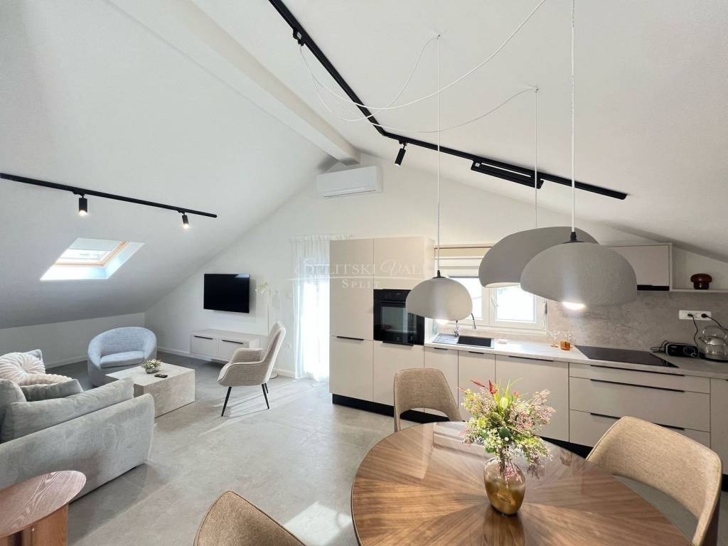 Flat in a building, Rent, Kaštela, Kaštel Stari